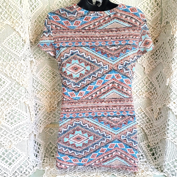 3/$15🌼Kristen Nicole Brand Southwest Print Sweater Shirt sz Small - Picture 6 of 7